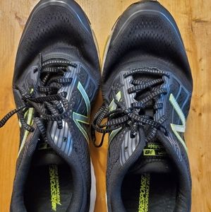 Men's New Balance Techride 680 athletic shoes size 12